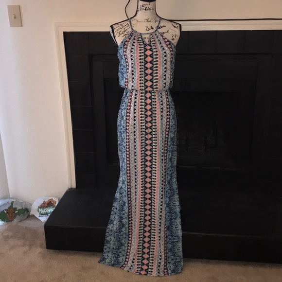 Japna Dresses & Skirts - 🤩FLASH SALE🤩 NWOT Aztec / Geometric Maxi Dress